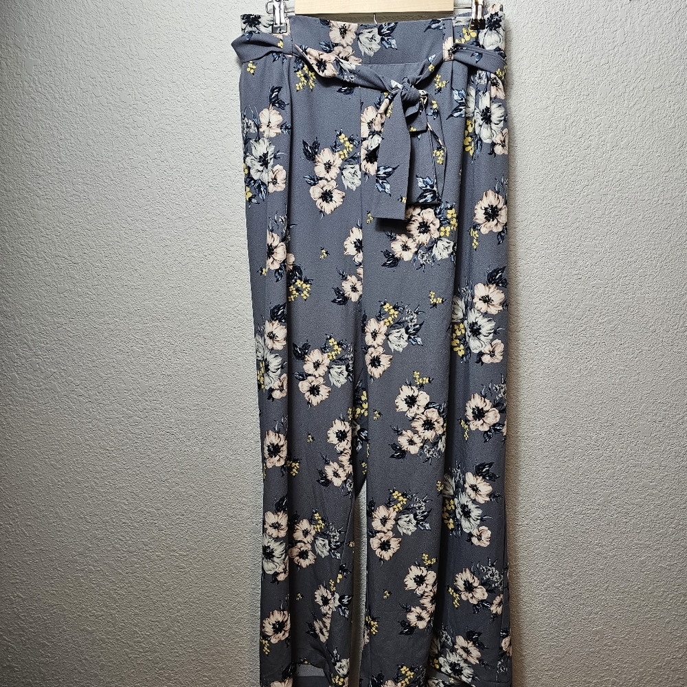 NWT Torrid Floral Pants